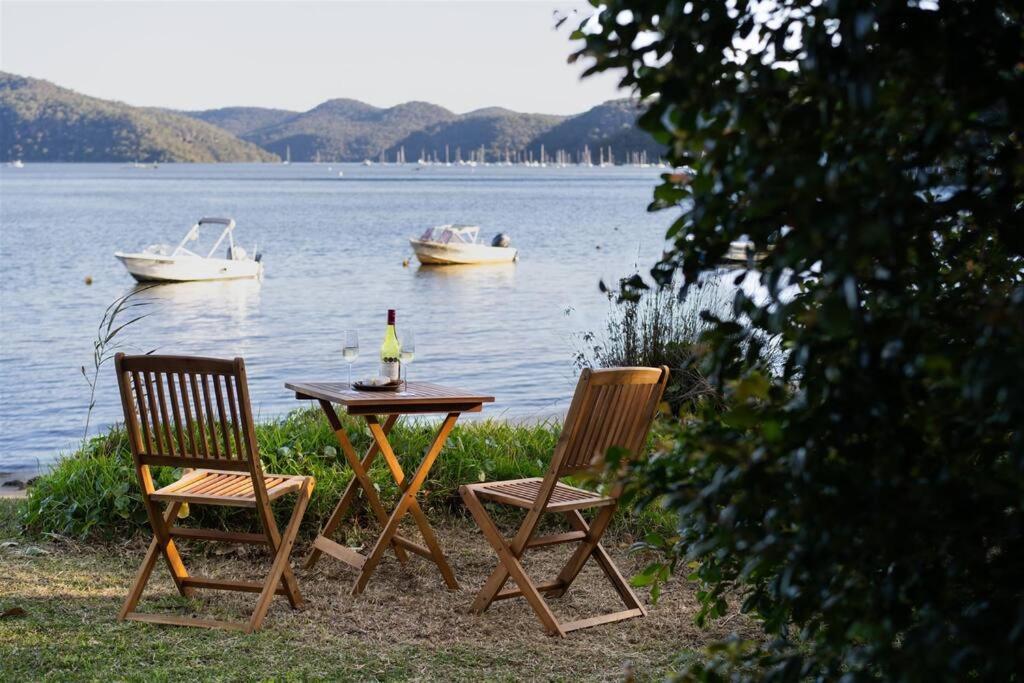 Dangar Beach Studio - Absolute Beach Front Villa Dangar Island Exterior photo